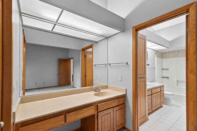 8042 Belair Lane, Eden Prairie, MN 55347