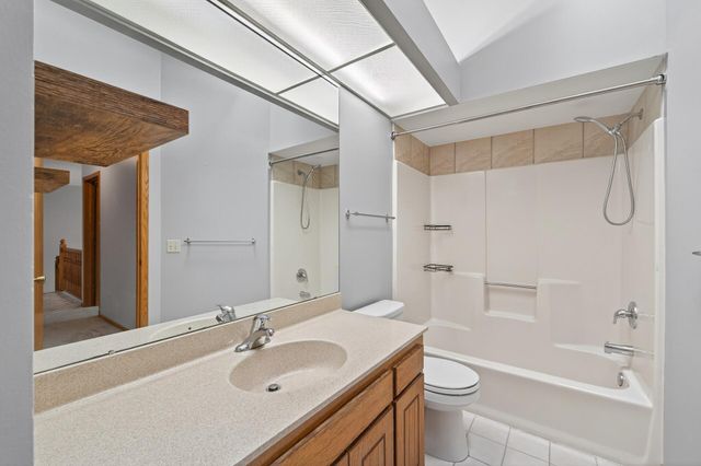 8042 Belair Lane, Eden Prairie, MN 55347