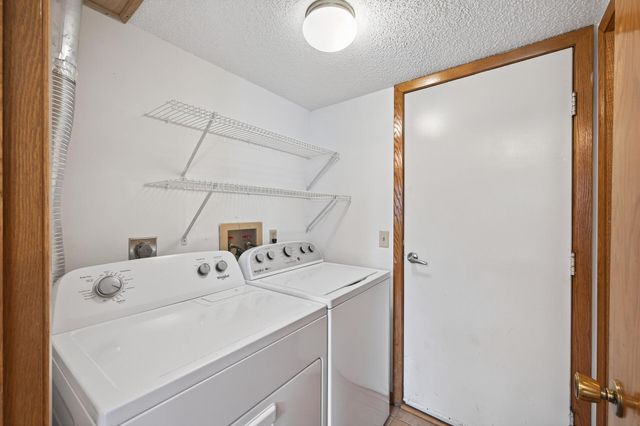 8042 Belair Lane, Eden Prairie, MN 55347