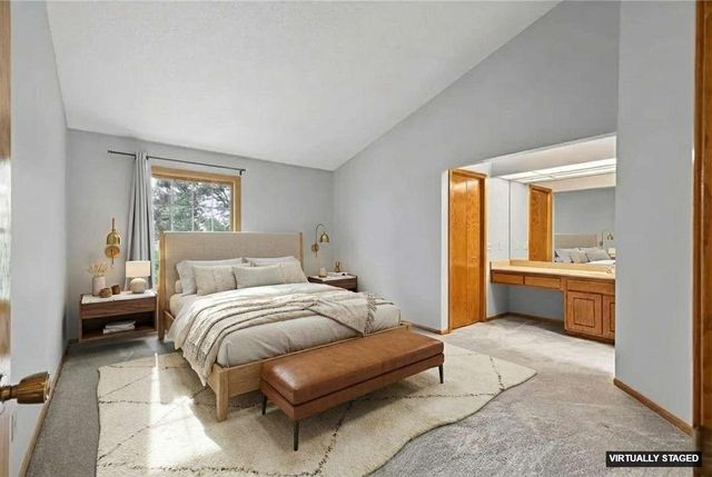 8042 Belair Lane, Eden Prairie, MN 55347