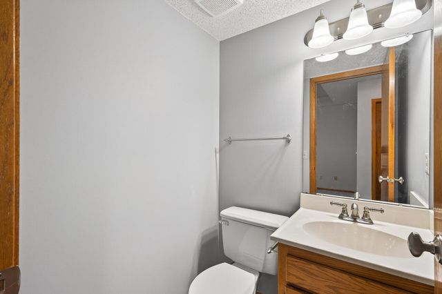 8042 Belair Lane, Eden Prairie, MN 55347