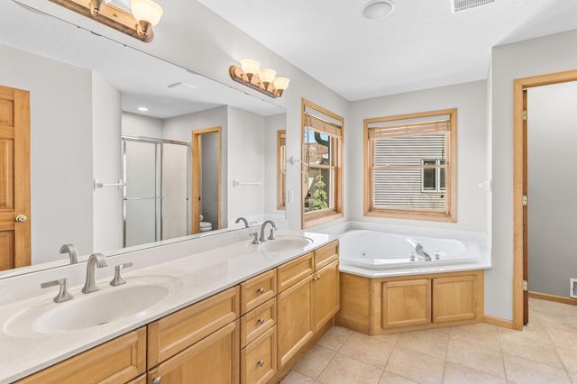 1517 Covington Lane, Eagan, MN 55122