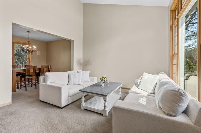 1517 Covington Lane, Eagan, MN 55122