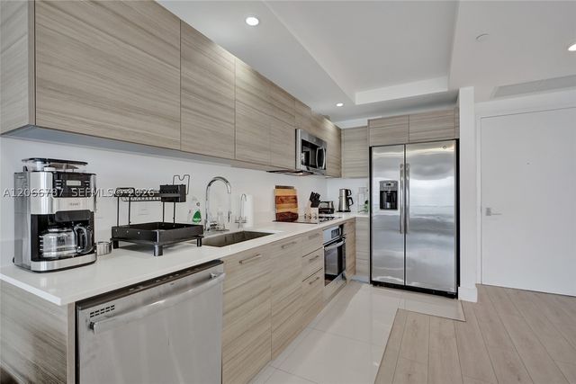 121 NE 34th St 2310, Miami, FL 33137
