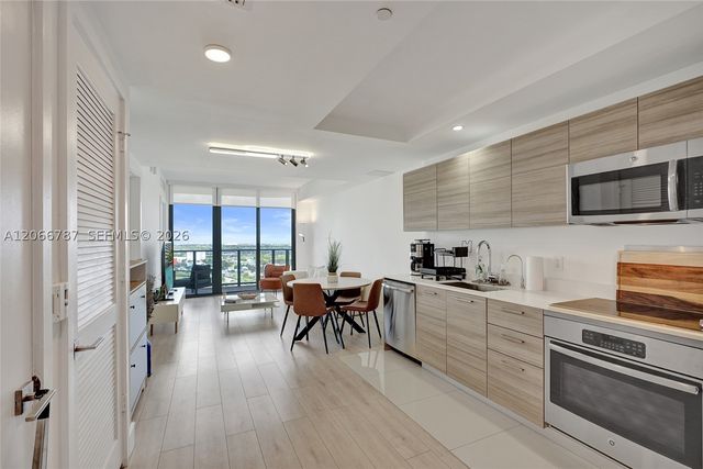 121 NE 34th St 2310, Miami, FL 33137