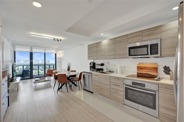 121 NE 34th St 2310, Miami, FL 33137