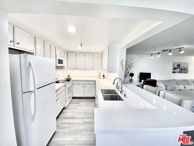 2910 Neilson Way 604, Santa Monica, CA 90405