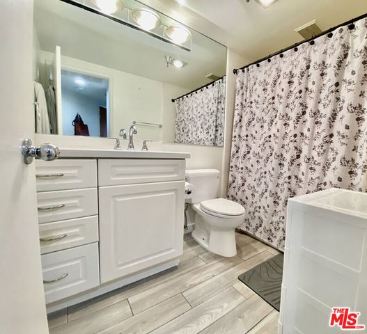 2910 Neilson Way 604, Santa Monica, CA 90405