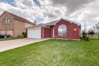 2217 Sophie Lane, Arlington, TX 76010