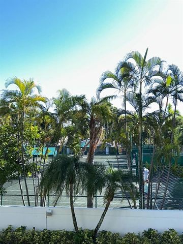 20941 NE 37th Ct, Aventura, FL 33180