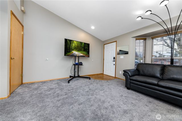 1722 56th Avenue NE, Tacoma, WA 98422