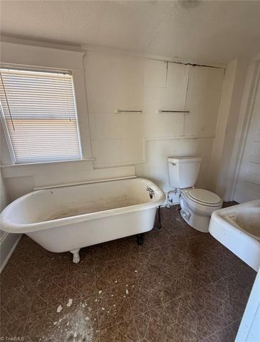 1420 W 4Th Street, Winston-salem, NC 27101