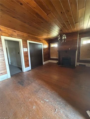 1420 W 4Th Street, Winston-salem, NC 27101