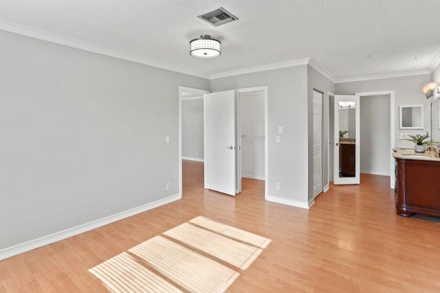 2460 Juniper Drive 203, Delray Beach, FL 33445