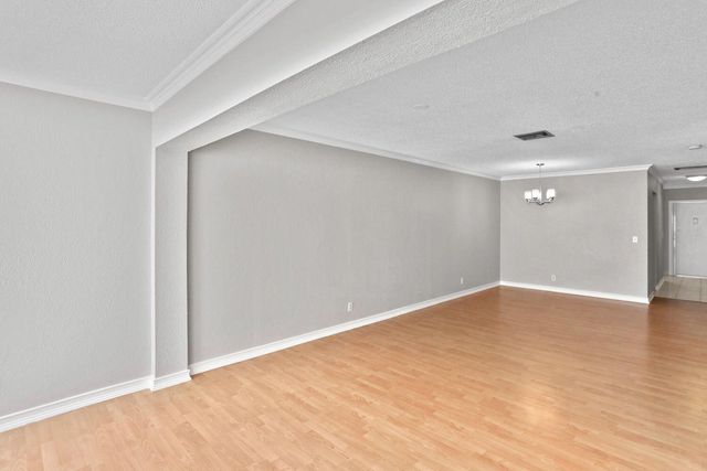 2460 Juniper Drive 203, Delray Beach, FL 33445