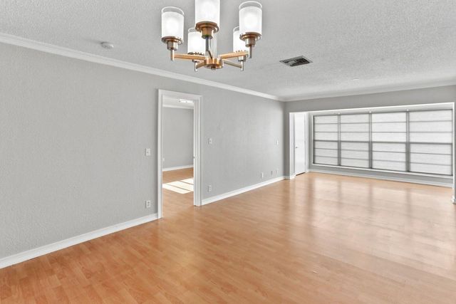 2460 Juniper Drive 203, Delray Beach, FL 33445