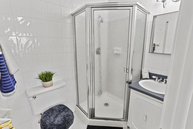 2460 Juniper Drive 203, Delray Beach, FL 33445