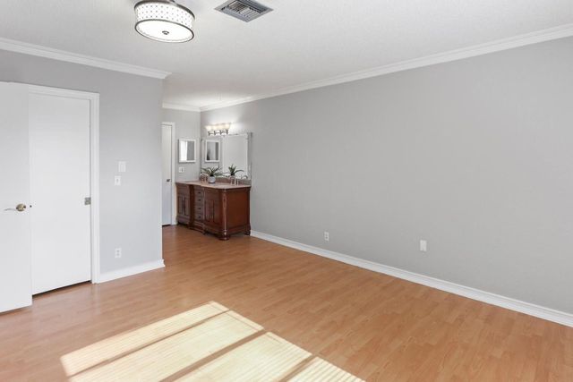 2460 Juniper Drive 203, Delray Beach, FL 33445