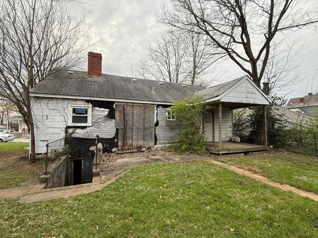 820 Walker Avenue, Paris, KY 40361