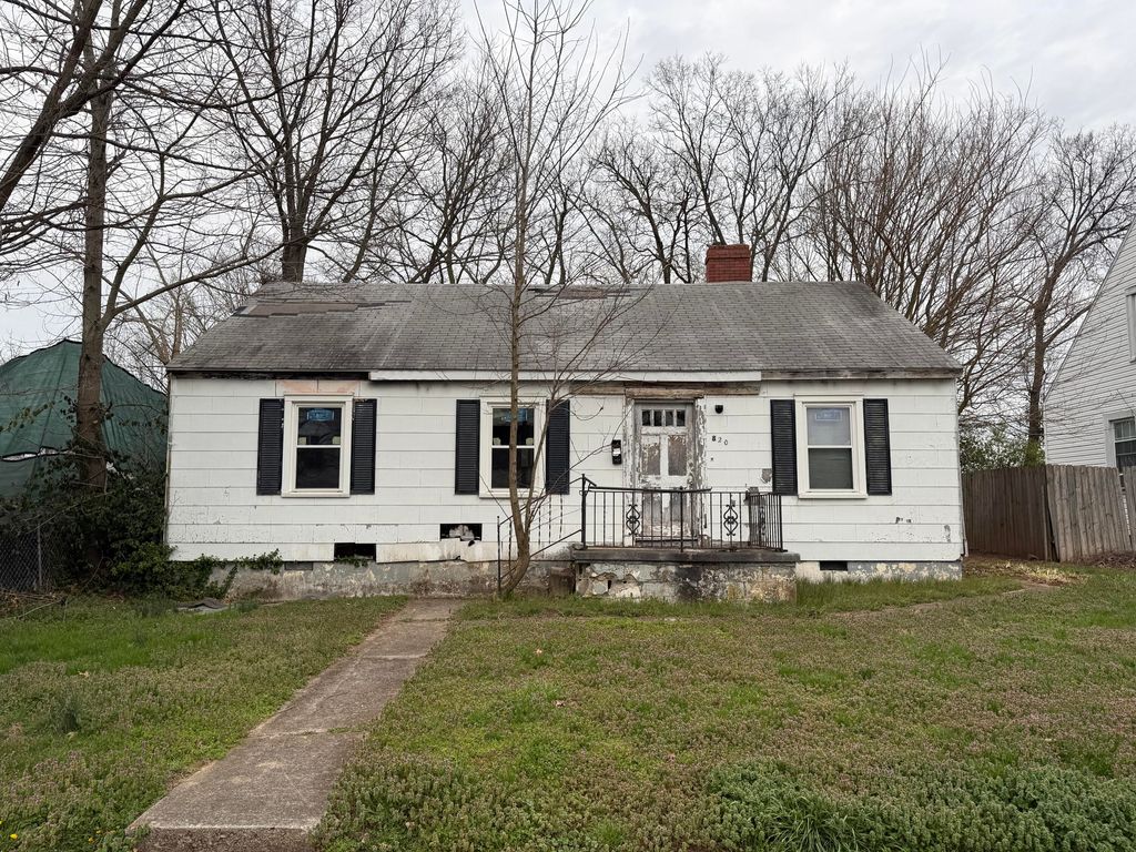 820 Walker Avenue, Paris, KY 40361