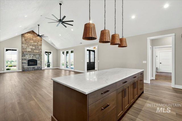 18052 Andorra Ln, Caldwell, ID 83607
