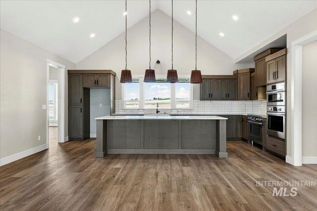 18052 Andorra Ln, Caldwell, ID 83607