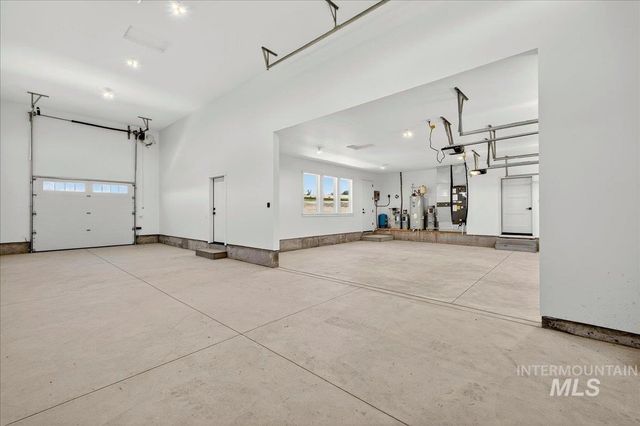 18052 Andorra Ln, Caldwell, ID 83607