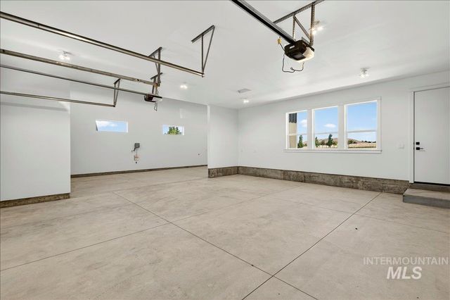 18052 Andorra Ln, Caldwell, ID 83607