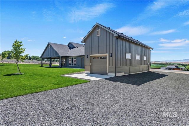 18052 Andorra Ln, Caldwell, ID 83607
