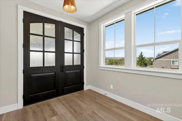 18052 Andorra Ln, Caldwell, ID 83607