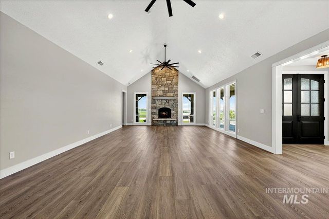 18052 Andorra Ln, Caldwell, ID 83607