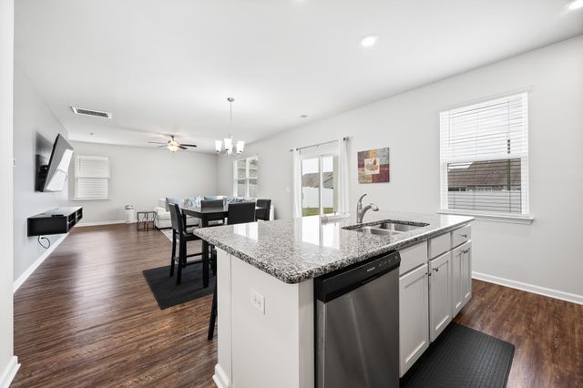 932 Laurens Mill Dr., Myrtle Beach, SC 29579