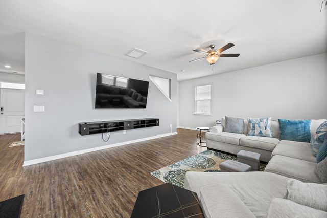 932 Laurens Mill Dr., Myrtle Beach, SC 29579