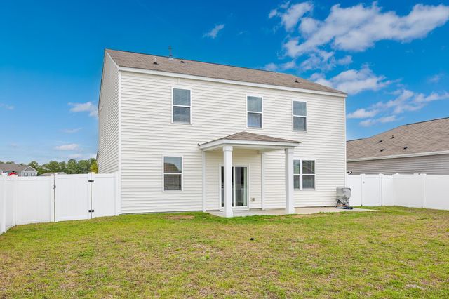 932 Laurens Mill Dr., Myrtle Beach, SC 29579