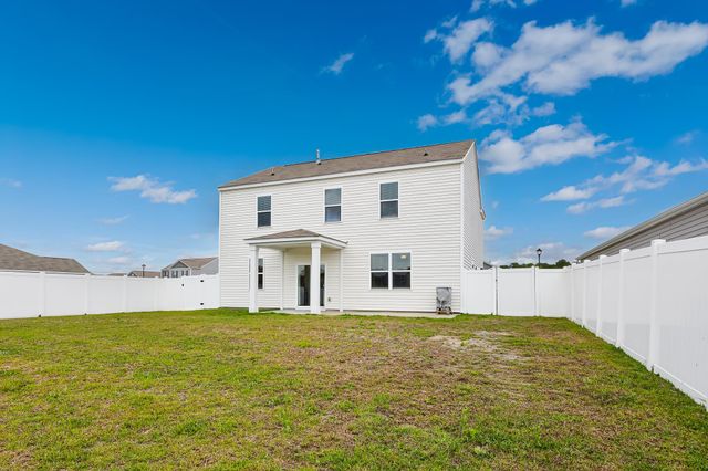 932 Laurens Mill Dr., Myrtle Beach, SC 29579