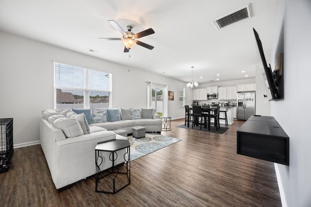 932 Laurens Mill Dr., Myrtle Beach, SC 29579