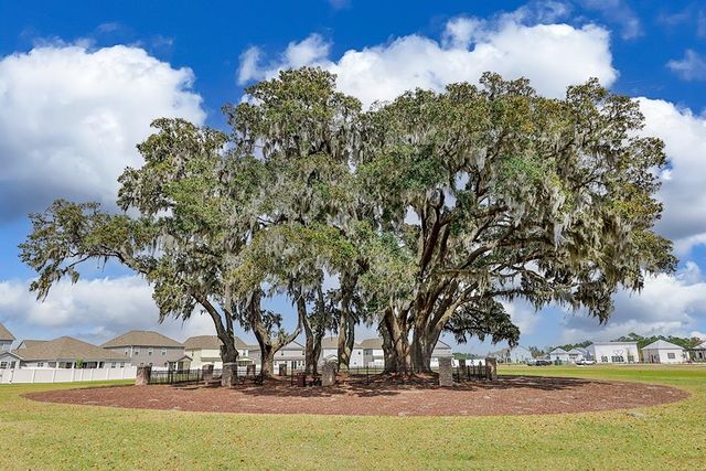 932 Laurens Mill Dr., Myrtle Beach, SC 29579