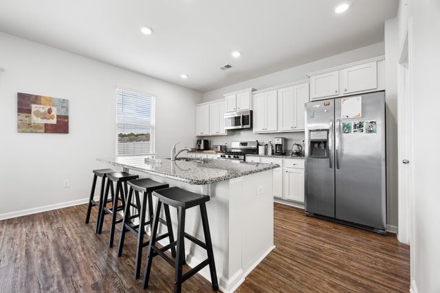 932 Laurens Mill Dr., Myrtle Beach, SC 29579