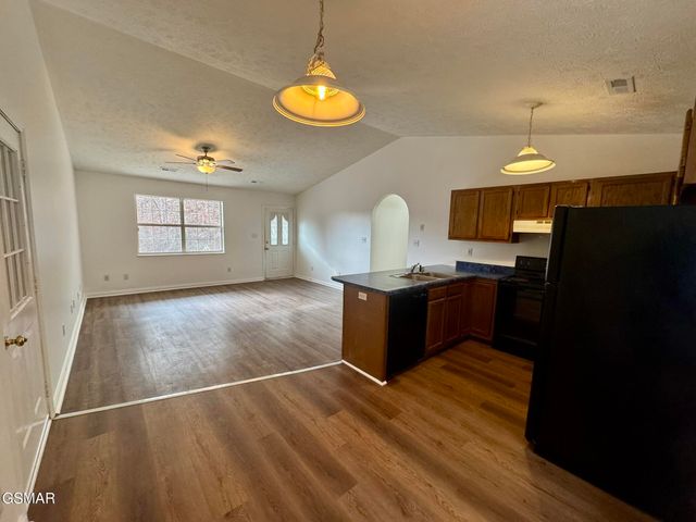 802 Union Dell Court, Sevierville, TN 37876