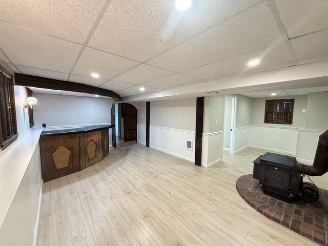 688 Plymouth St, Bridgewater, MA 02324