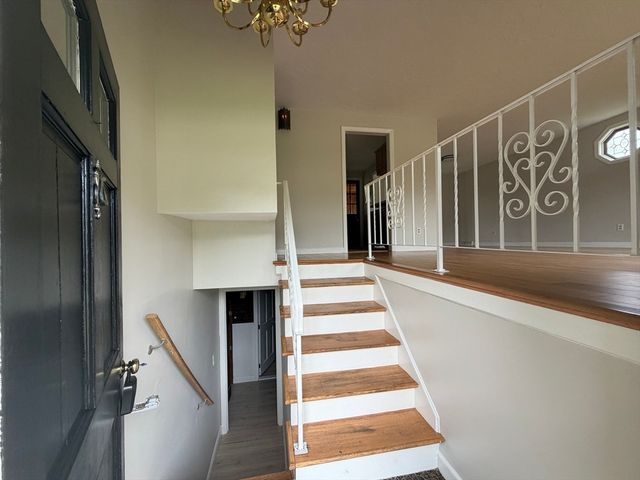 688 Plymouth St, Bridgewater, MA 02324