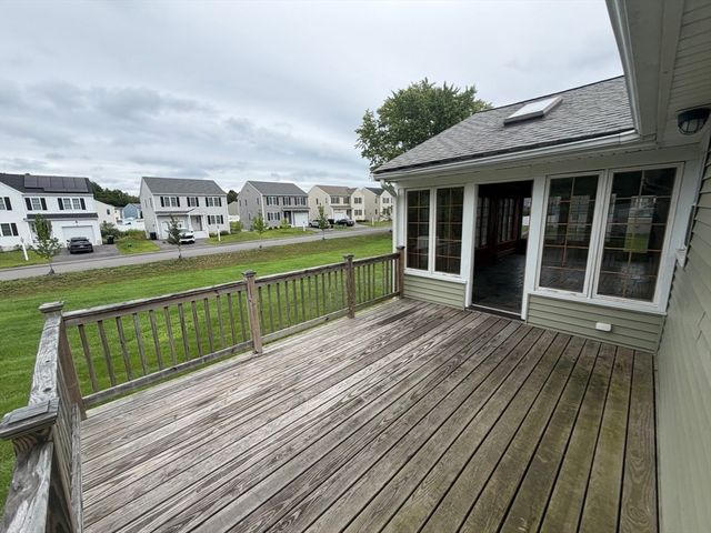 688 Plymouth St, Bridgewater, MA 02324