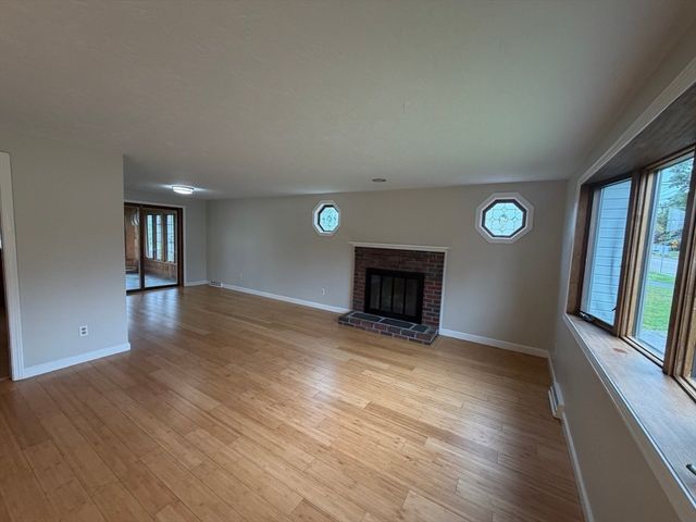 688 Plymouth St, Bridgewater, MA 02324