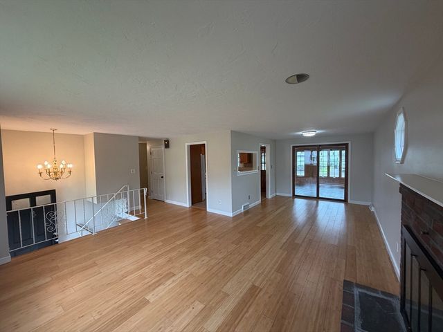 688 Plymouth St, Bridgewater, MA 02324