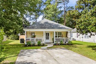 305 Woodrow St., Tabor City, NC 28463