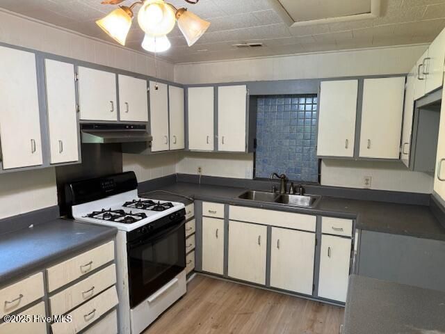 293 Crows Nest Road, Beaufort, NC 28516