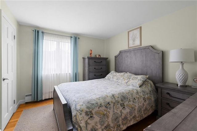 6 Varnum Avenue, Bristol, RI 02809