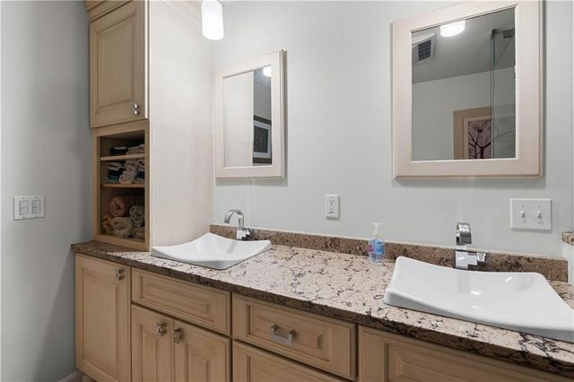 6 Varnum Avenue, Bristol, RI 02809