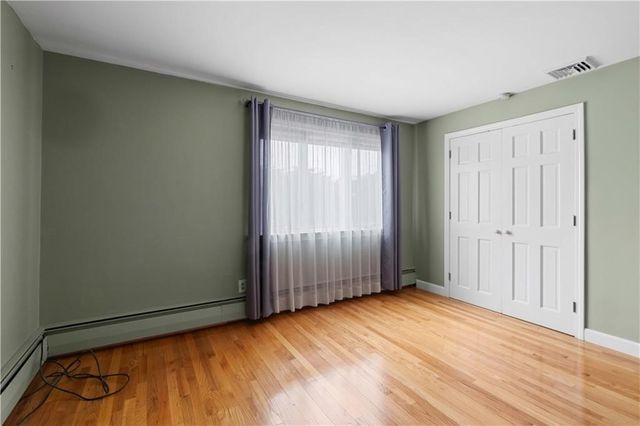 6 Varnum Avenue, Bristol, RI 02809