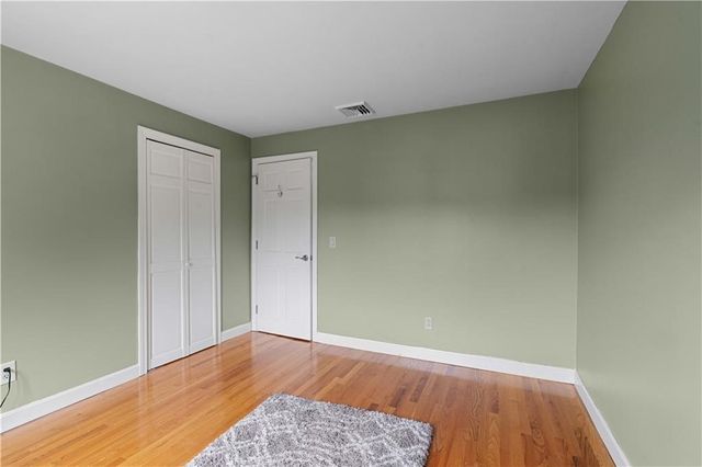 6 Varnum Avenue, Bristol, RI 02809